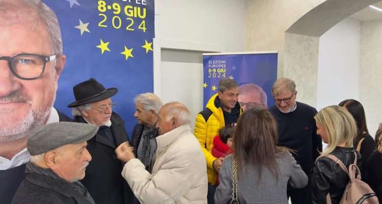 Europee, folla all’Aquila per l’apertura delle sede del comitato di Iannini